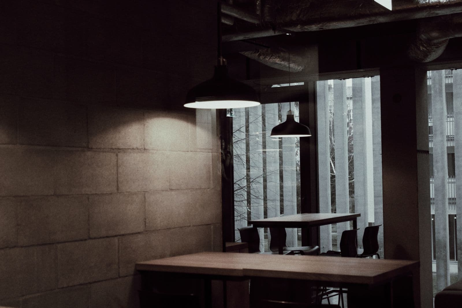 Interior kafe di Kopi Sudut, Plaju oleh Gancang Kelar Interior Palembang